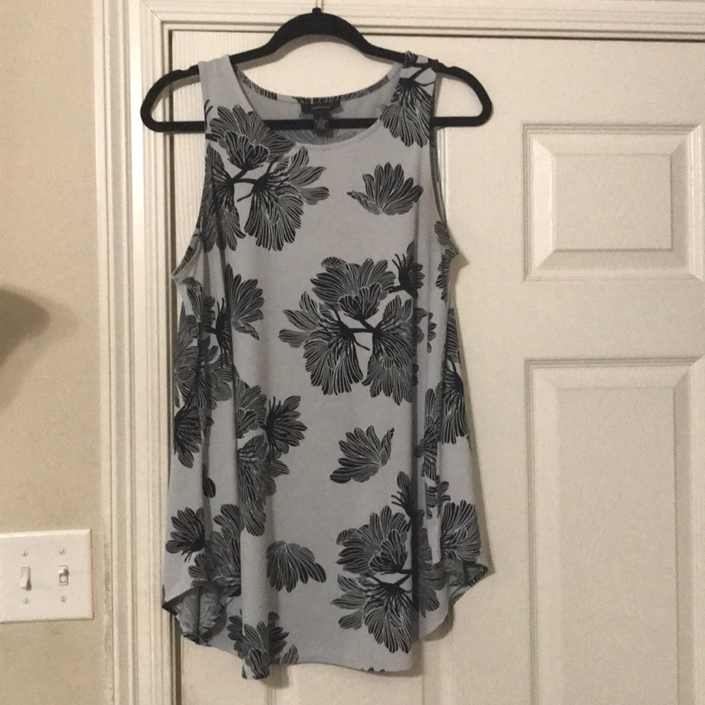 Black and grey tank